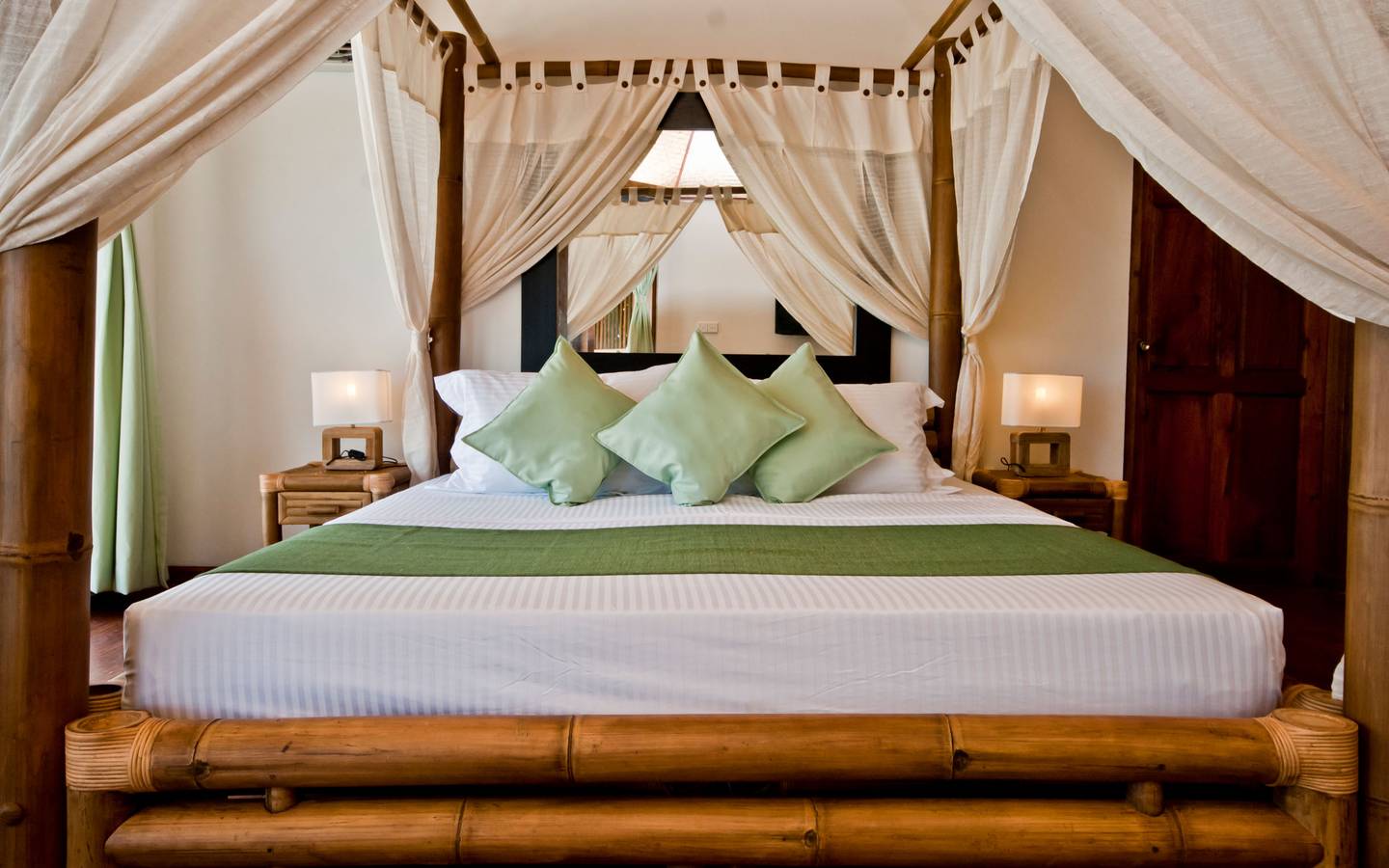 Safari_Island_Maldives_Beach_Bungalow_4