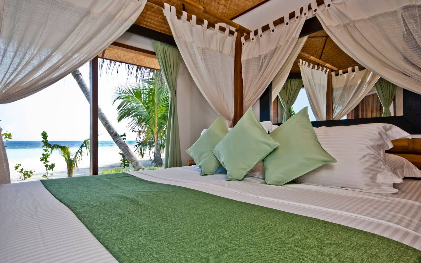 Safari_Island_Maldives_Beach_Bungalow_5