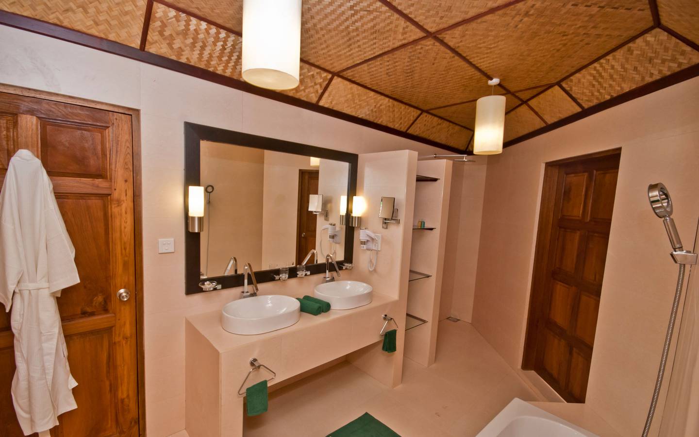 Safari_Island_Maldives_Beach_Bungalow_6