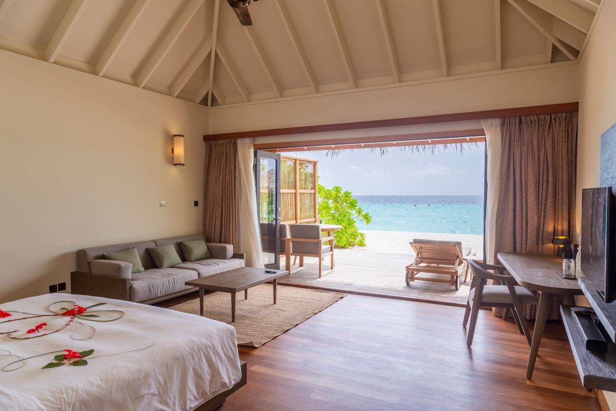 Veligandu Island Resort, Malediven, Jacuzzi Beach Villa, Schlafzimmer
