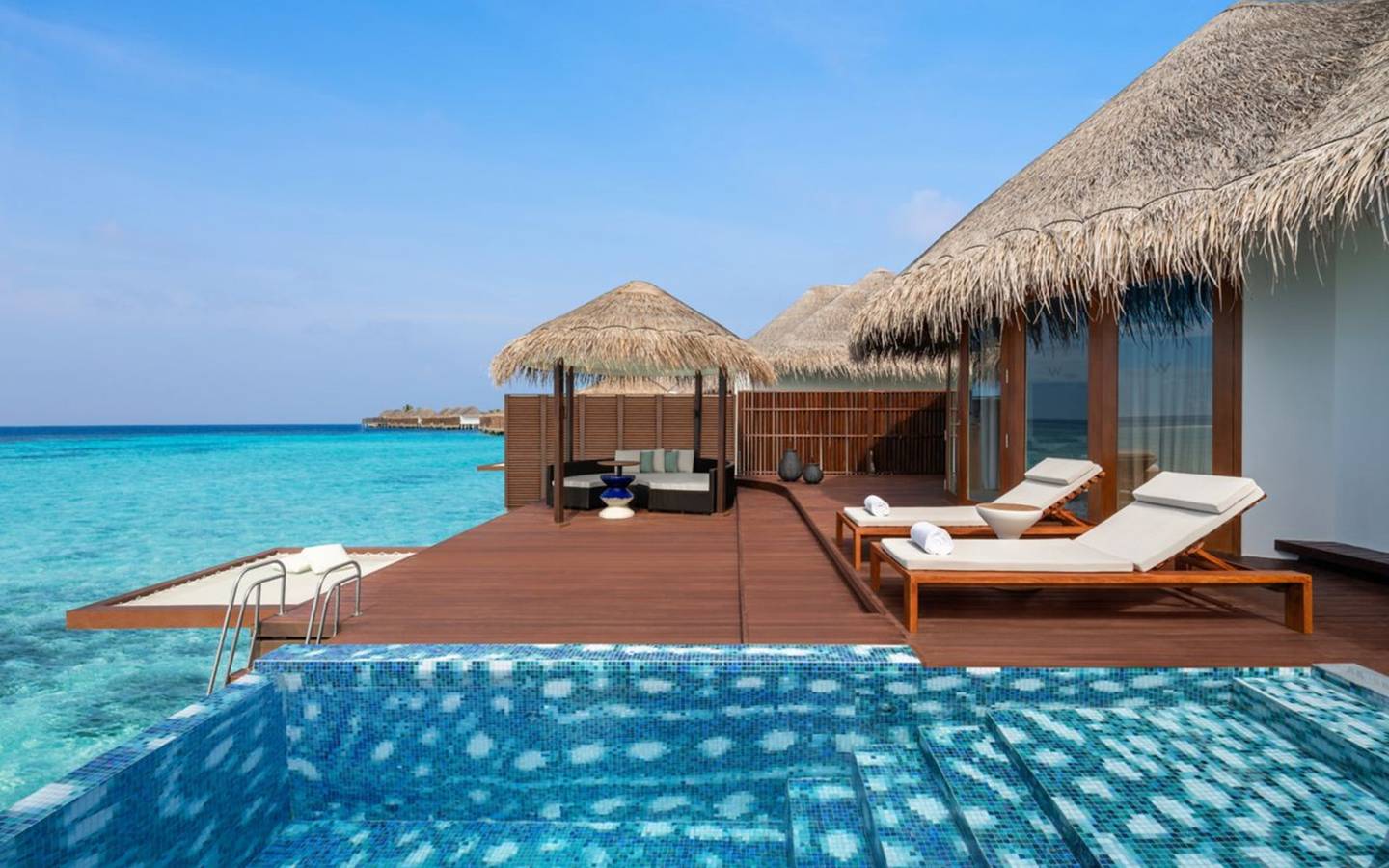 W_Maldives_Superior_Überwasservilla_1