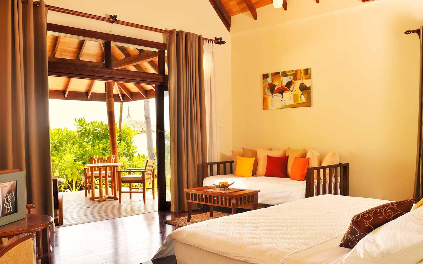 Robinson_Maldives_Beach_Villa_3