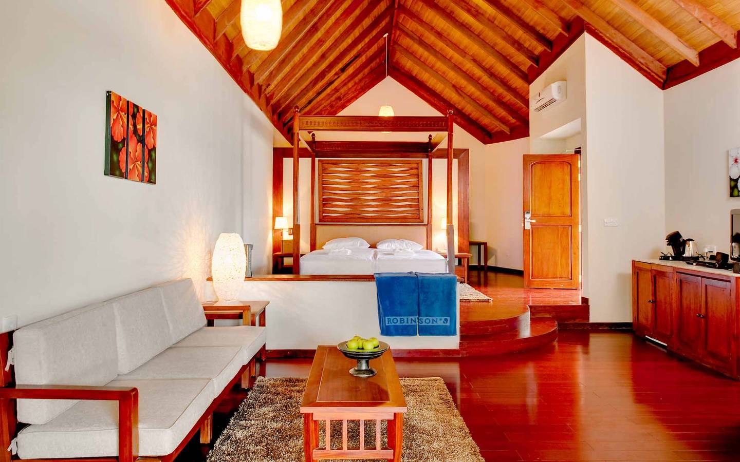 Robinson_Maldives_Beach_Villa_2