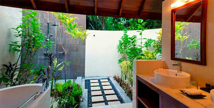 Bad, Strandbungalow Meerseite, ROBINSON Club Maldives