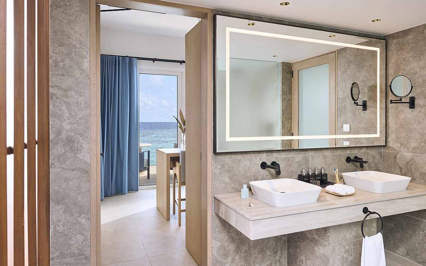 Exclusive Reef Water Villa Pool (BUM2) Bad