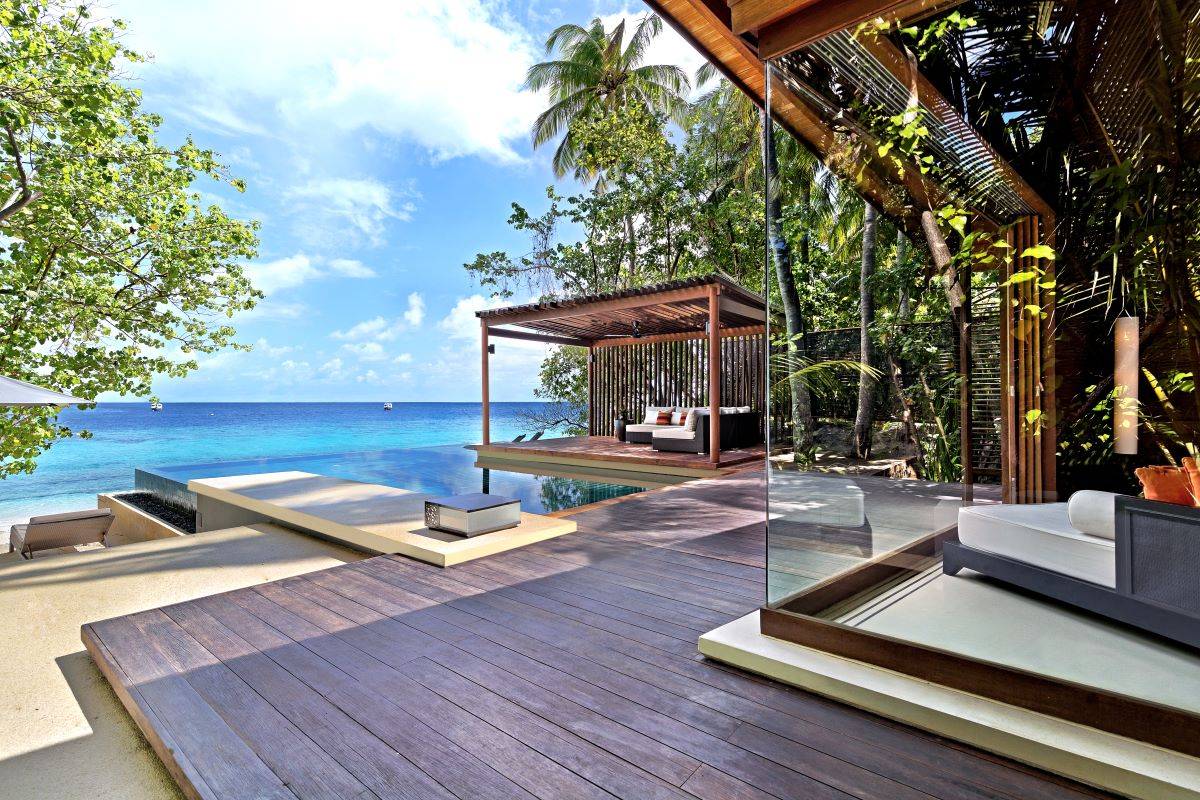Park Hyatt Maldives Hadahaa, Deluxe Beach Pool Villa, Außenbereich mit Terrasse und Pool