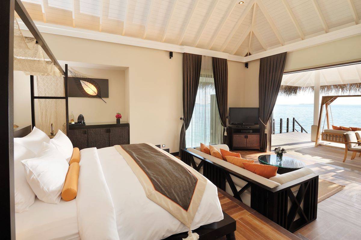 Ayada Maldives, Malediven, Sunset Lagoon Suite with Pool, Schlafzimmer