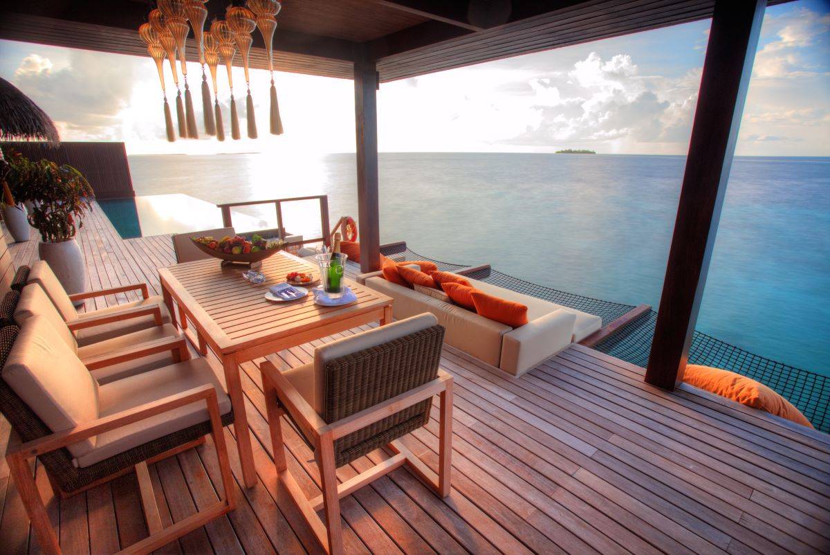 Ayada Maldives, Malediven, Ayada Royal Ocean Suite, Terrasse mit Hängematten