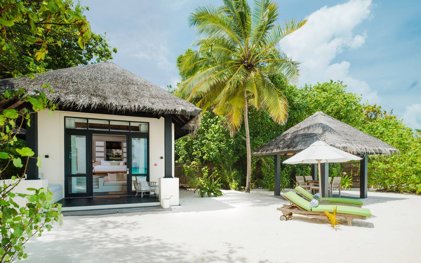 JA_Manafaru_Beach_Villa_with_Private_Pool_1