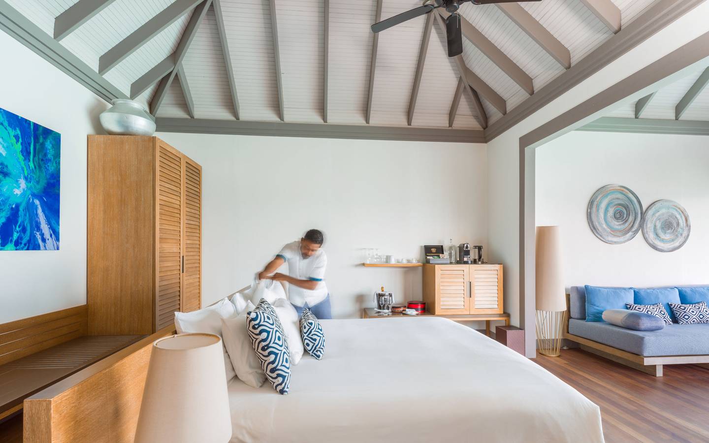 JA_Manafaru_Maldives_Sunset_Water_Villa_with_Infinity_Pool_Sleeping_2