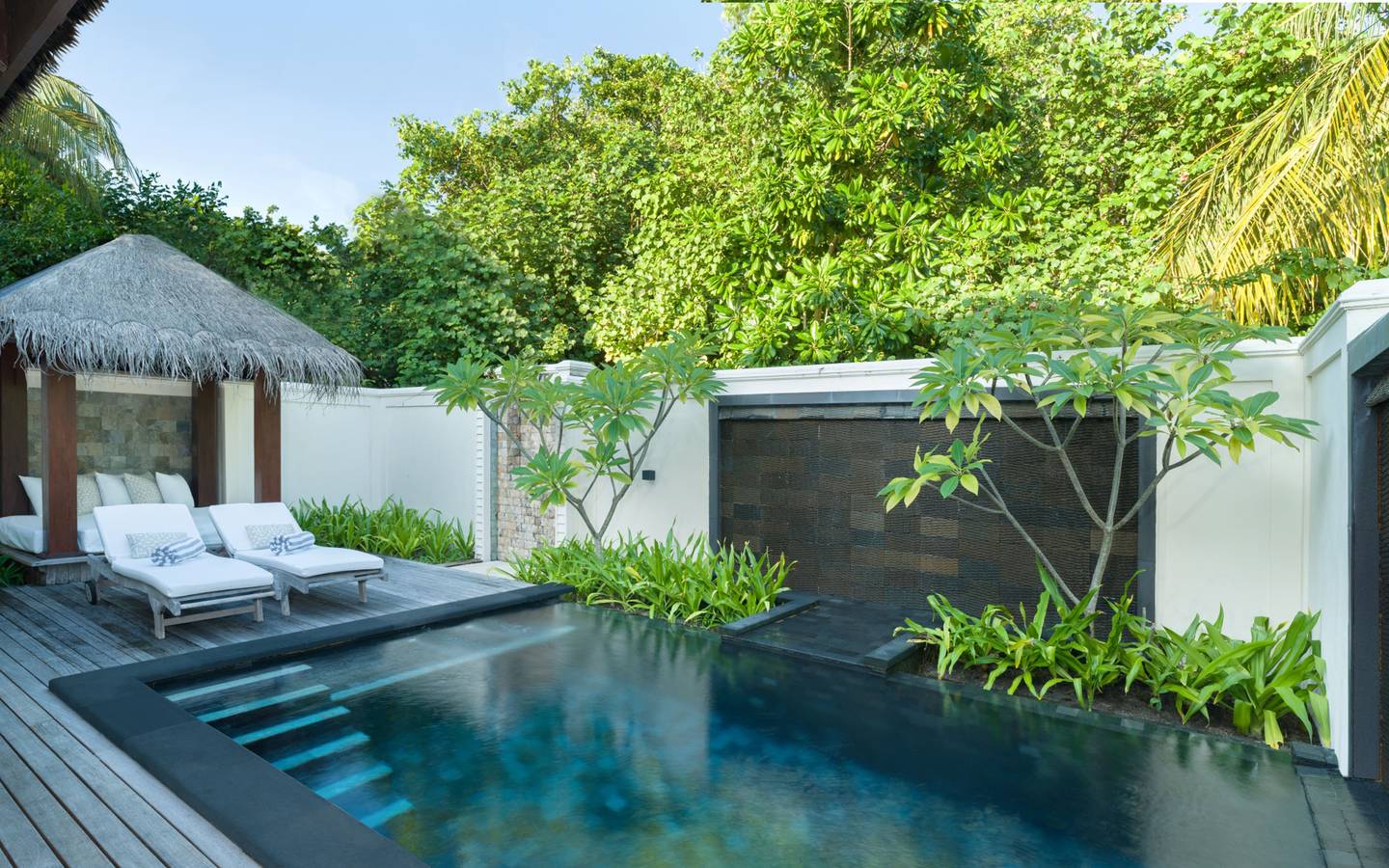 Deluxe Beach Villa with Family Private Pool