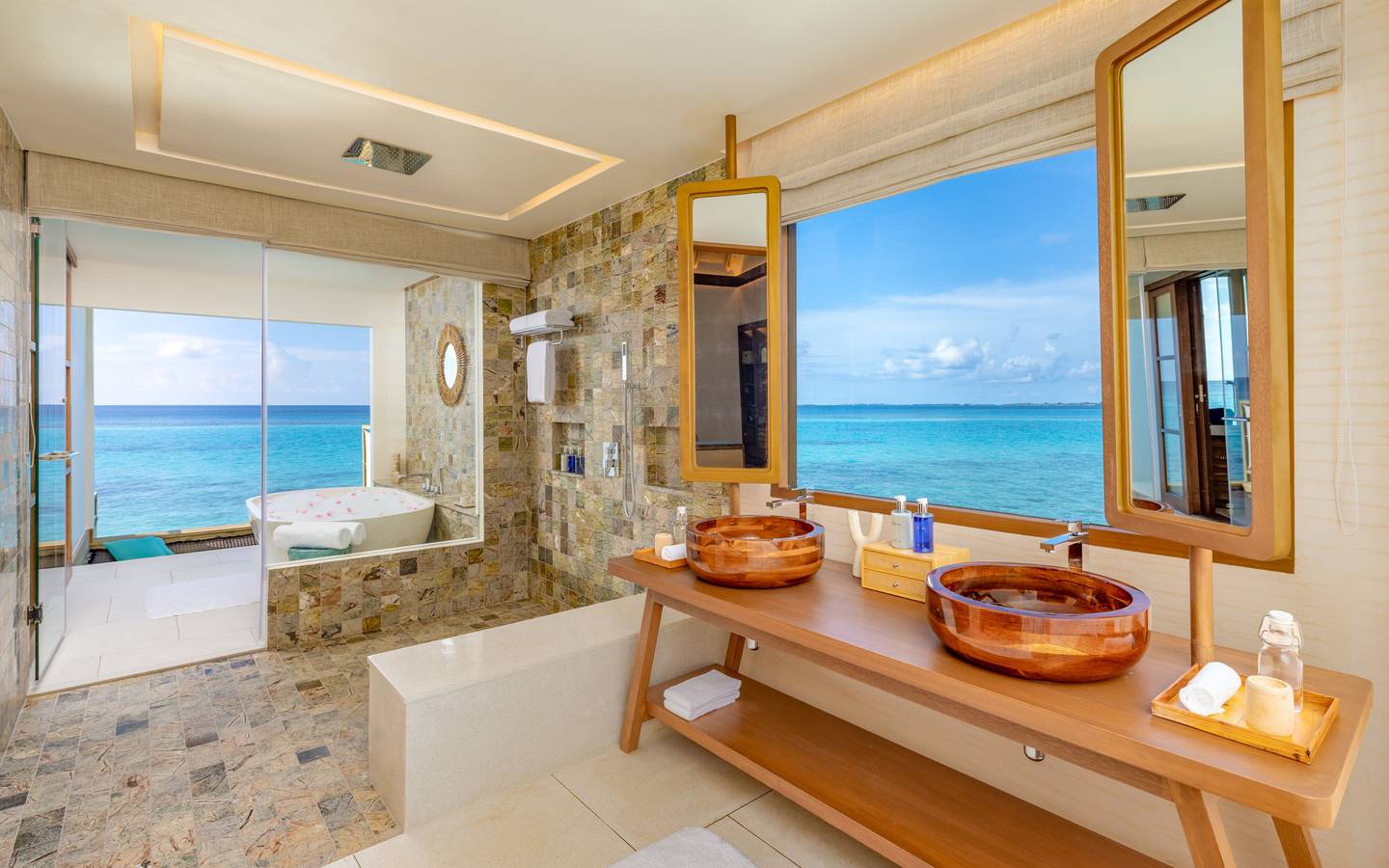 Rah_Gili_Maldives_Water_Pool_Villa_With_Slide_1