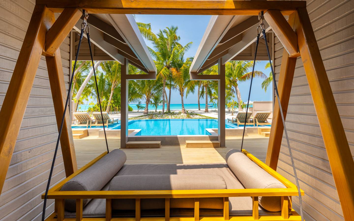 Meeru_Island_Two_Bedroom-Beach-Pool-Villa-Aerial_exterieur_2