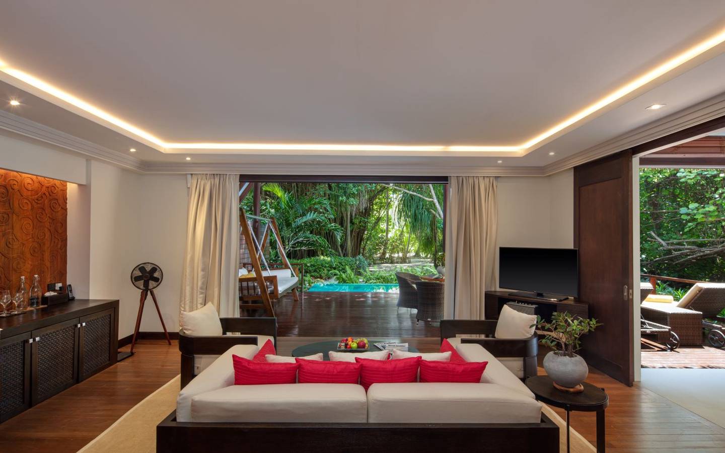 Duplex Honeymoon Suite