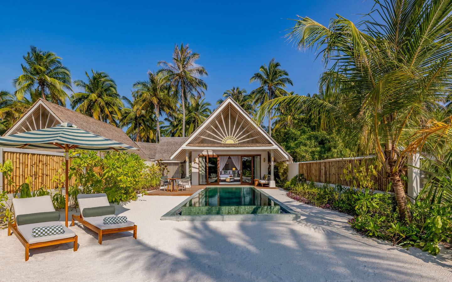 Rah_Gili_Beach_Pool_Villa_5