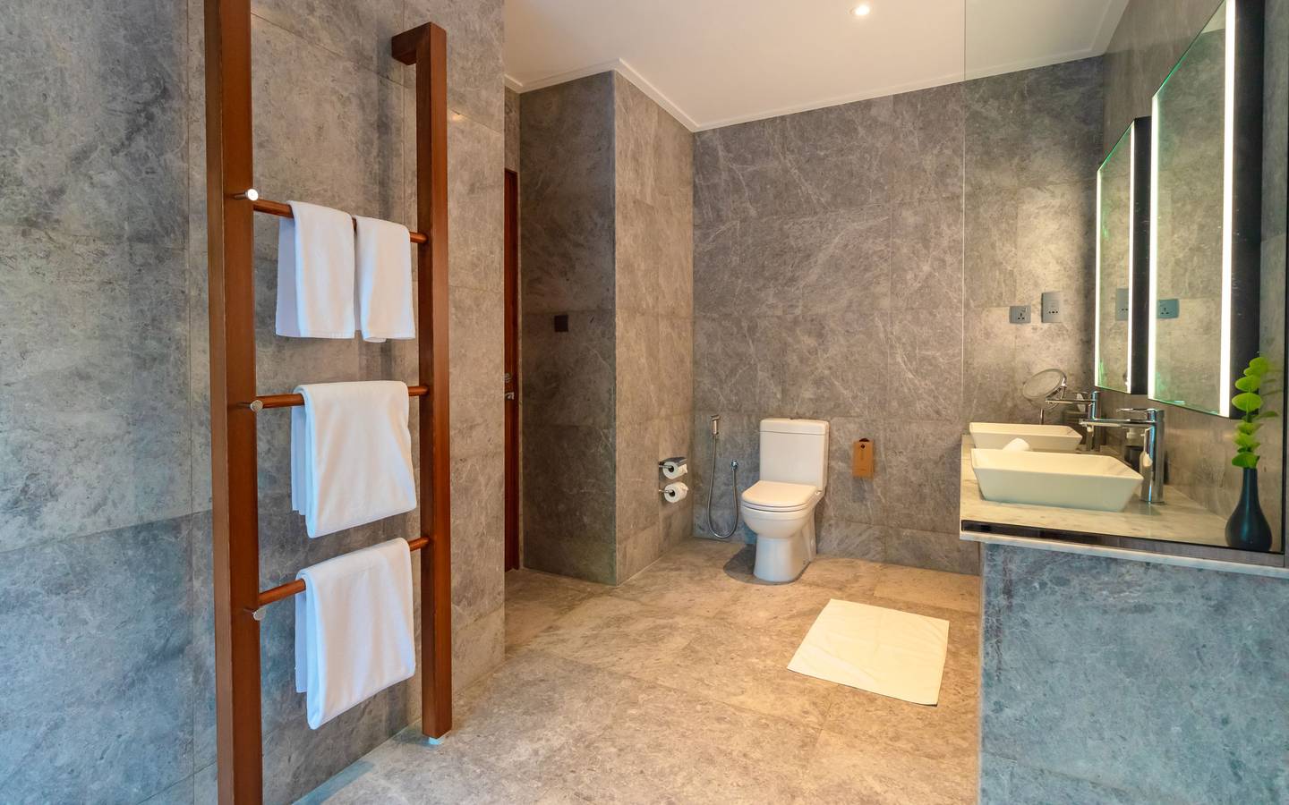 Meeru_Island_Beach_Pool_Villa_10