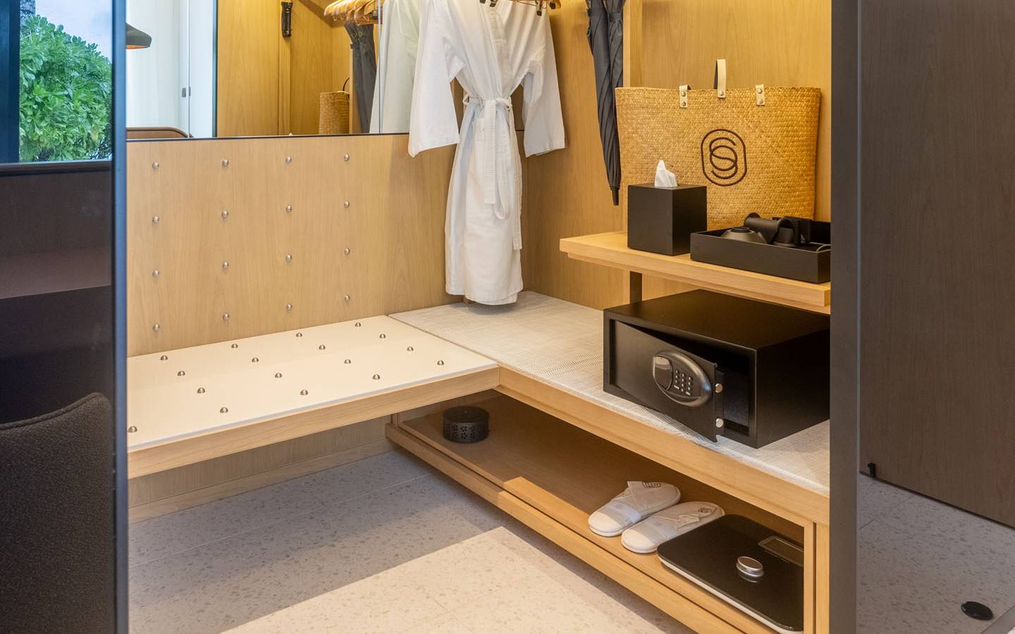 So_Maldives_Two_Bedroom_Lagoon_Beach_Pool_Loft_15