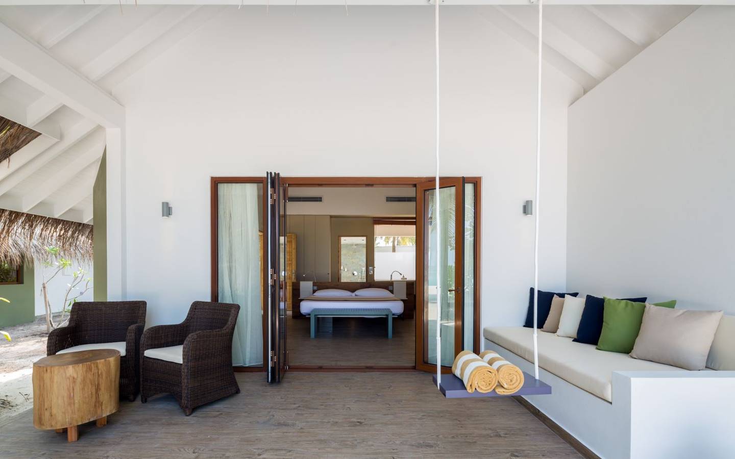 Cocoon Maldives, Beach Suite, Terrasse