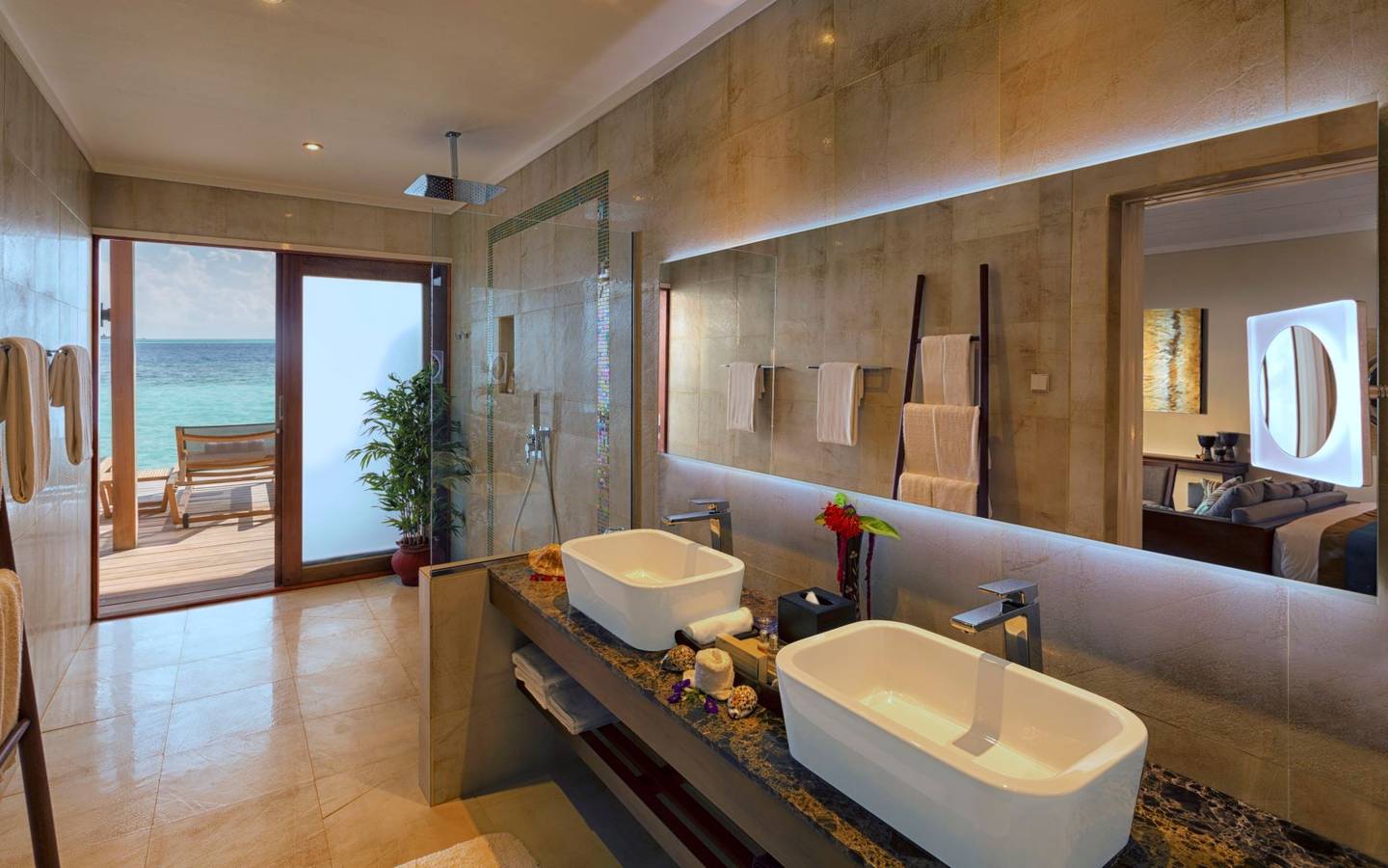 Hurawalhi Island Resort, Malediven, Ocean Villa, Badezimmer