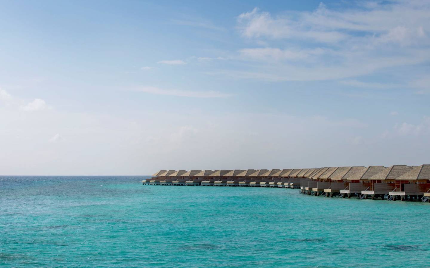 Hurawalhi Island Resort, Malediven, Ocean Villa, Villen auf Stelzen über dem Wasser