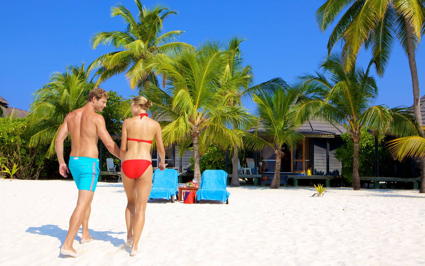 Kuredu_Resort_Malediven_Strandvilla_mit_Jacuzzi_2