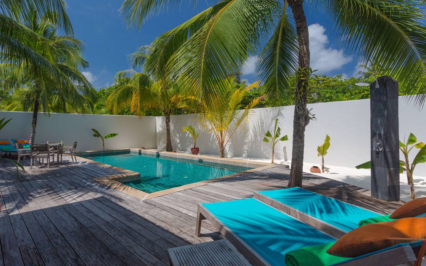 Kuredu Island Resort, Malediven, Private Pool Villa, Terrasse mit Pool