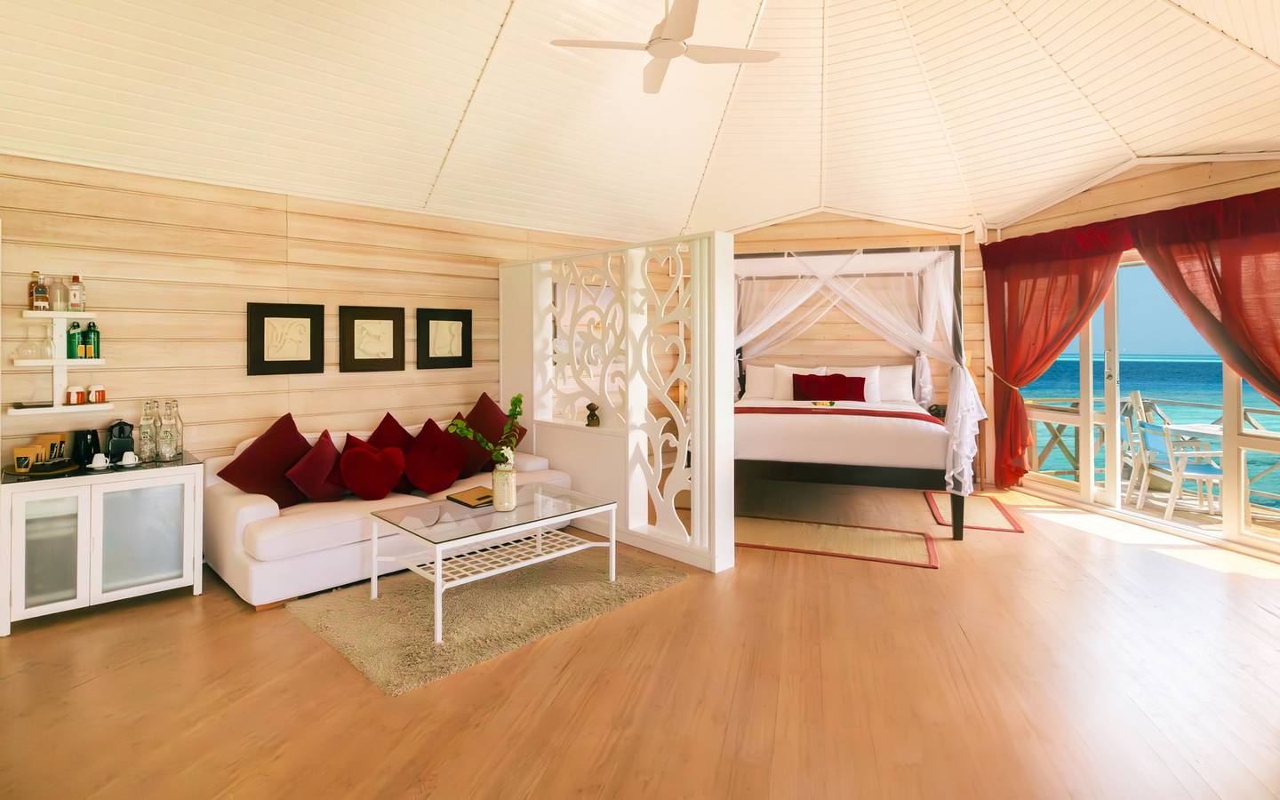 Sangu Water Villa Honeymoon Suite Living