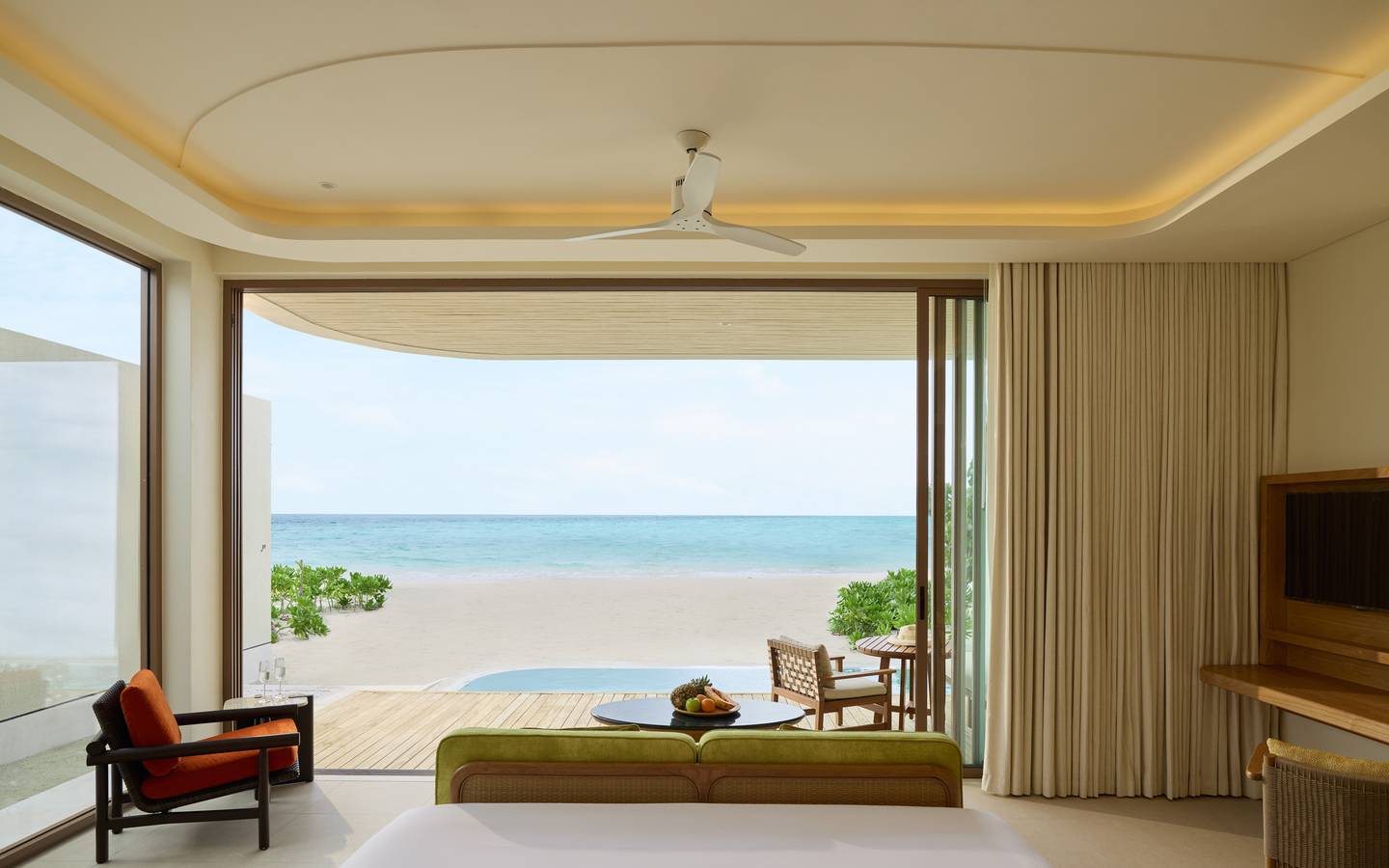 Centara_Grand_Lagoon_One_Bedroom_Sunset_Beach_Pool_Villa_2