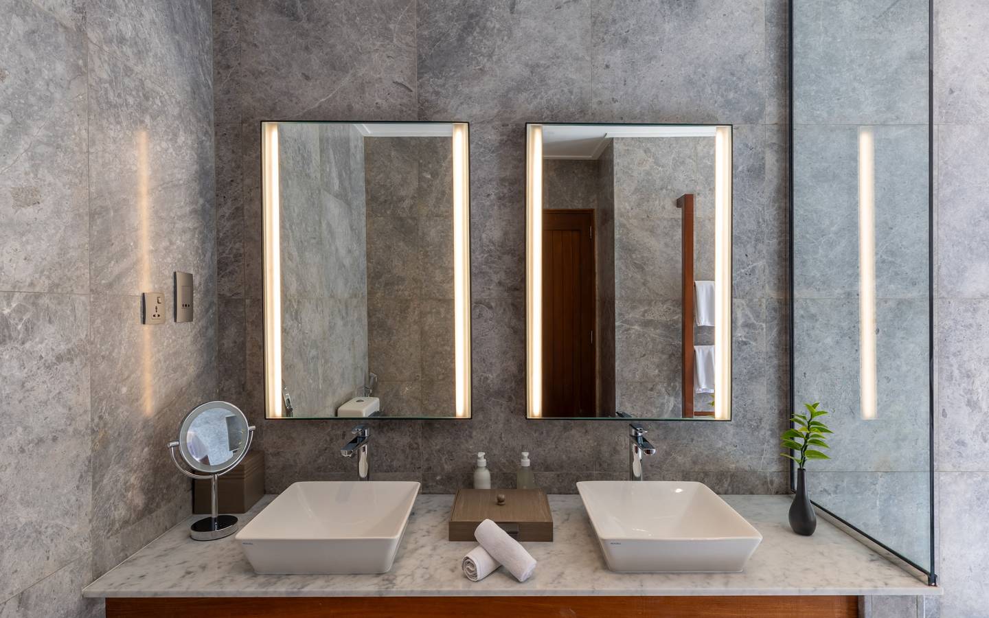 Meeru_Island_Two_Bedroom-Beach-Pool-Villa-Aerial_Interieur_13