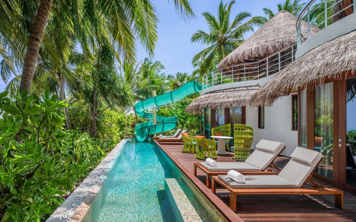 W_Maldives_Oasis_Beachvilla_mit_Rutsche_1