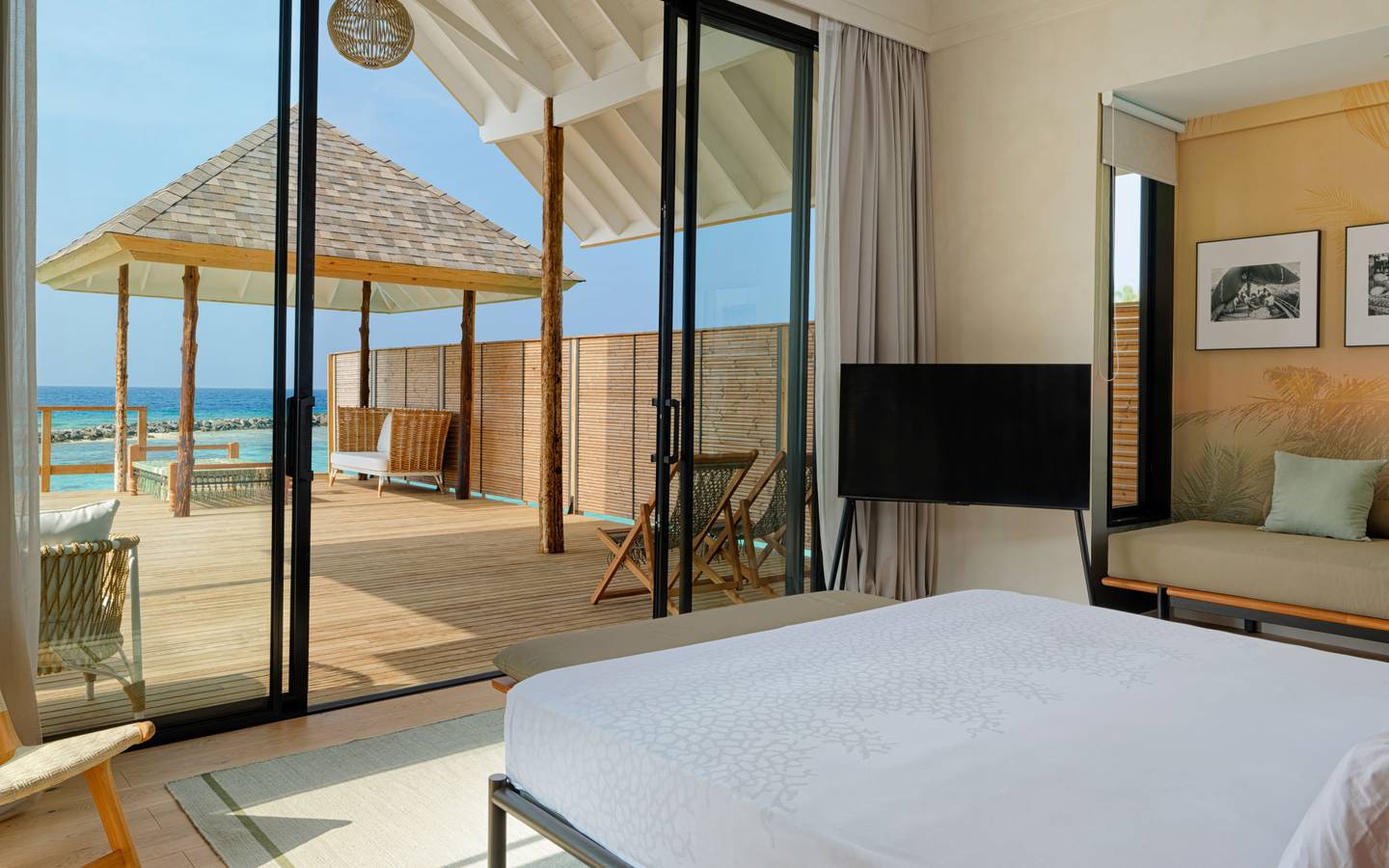 Ananea-Madivaru-Maldives-Deluxe-Water-Pool-Villa-Interior-3