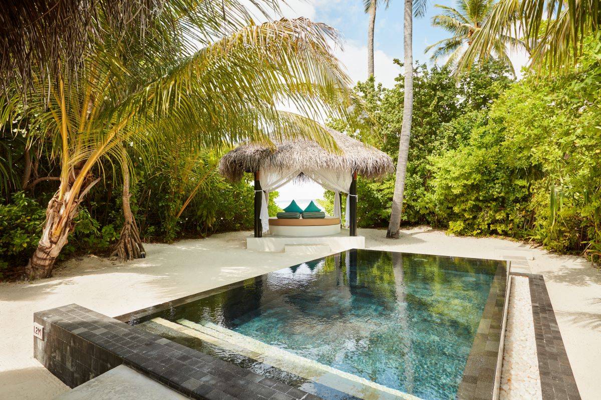 Sun Siyam Iru Fushi, Malediven, Deluxe Beach Villa with Pool, Pool und Strand Cabana