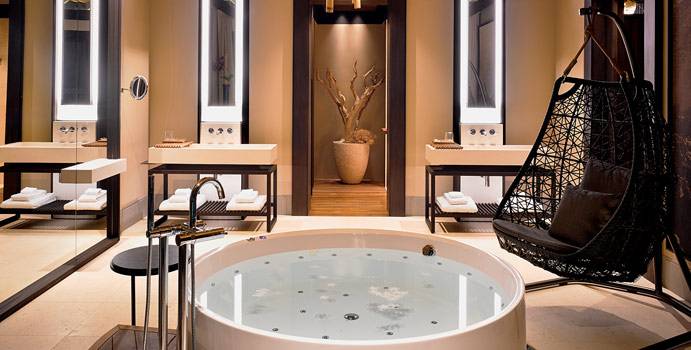 Bad, Sunset Deluxe Water Pool Villa, Velaa Private Island Maldives