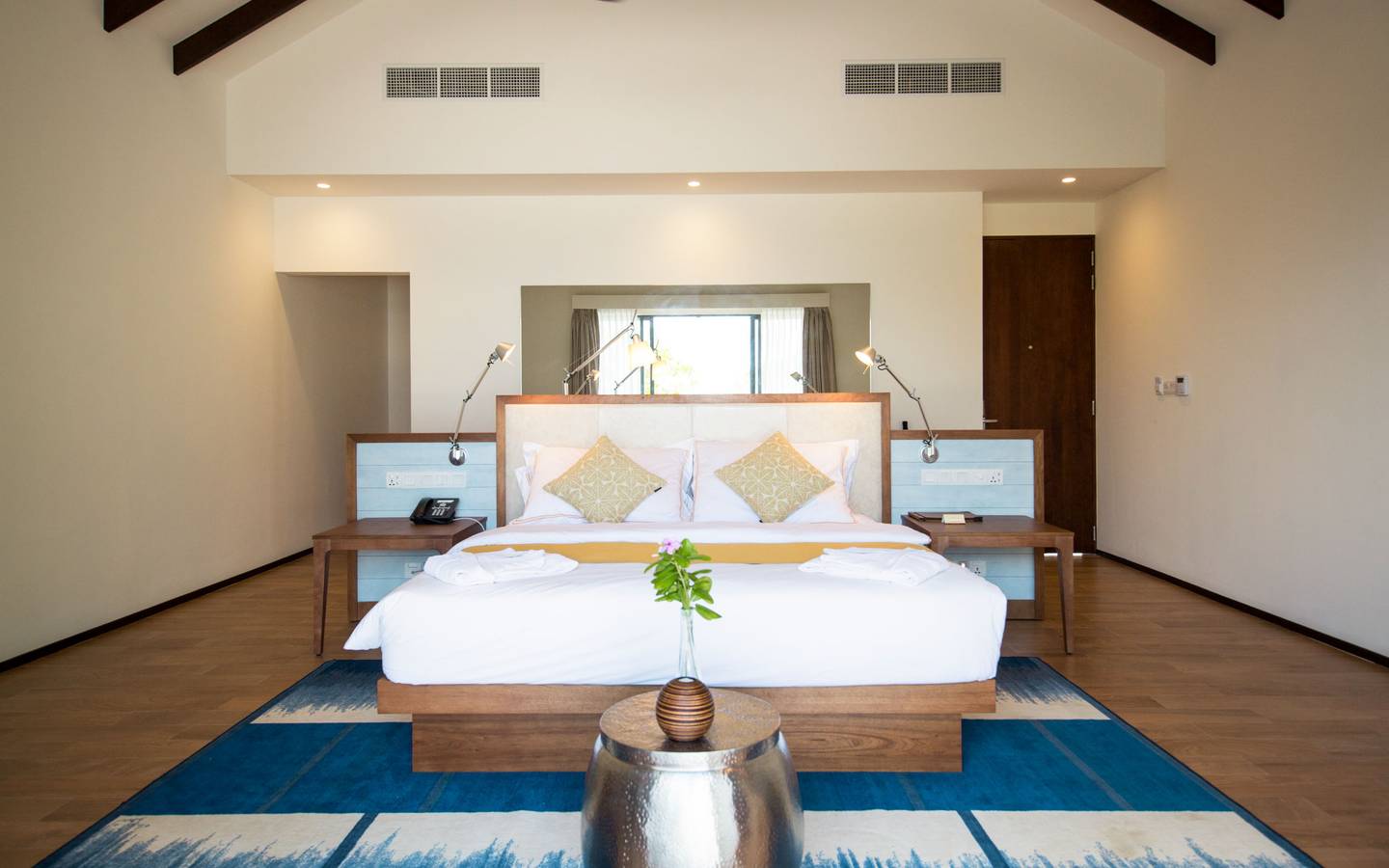 Robinson_Noonu-Beach-Villa-Privat-Pool-BUM1_1