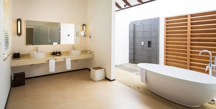 Bad, Wasserbungalow mit Pool, ROBINSON Club Noonu