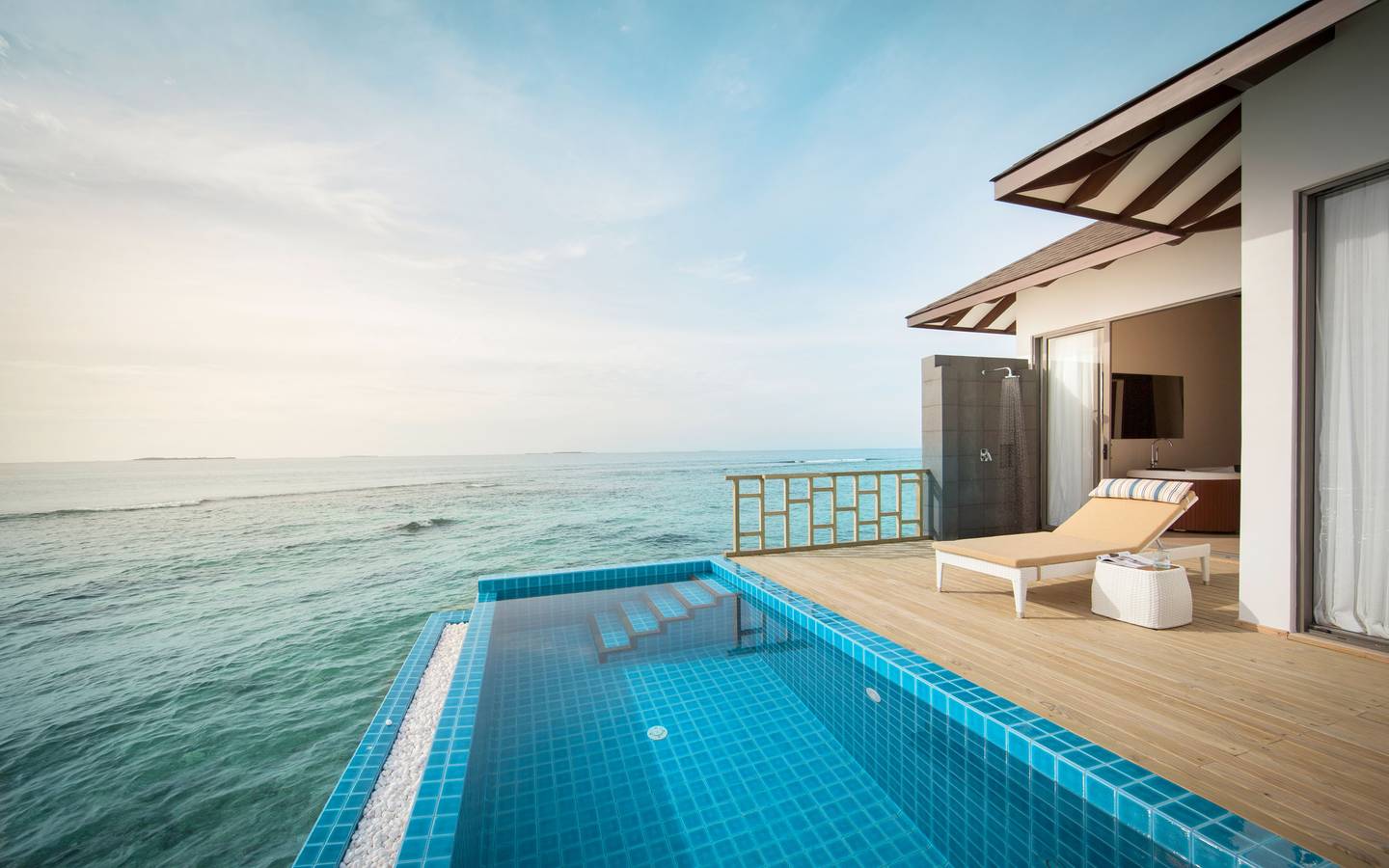 Robinson_Noonu_One_Bed_Room_Water_Villa_Sum_1_3