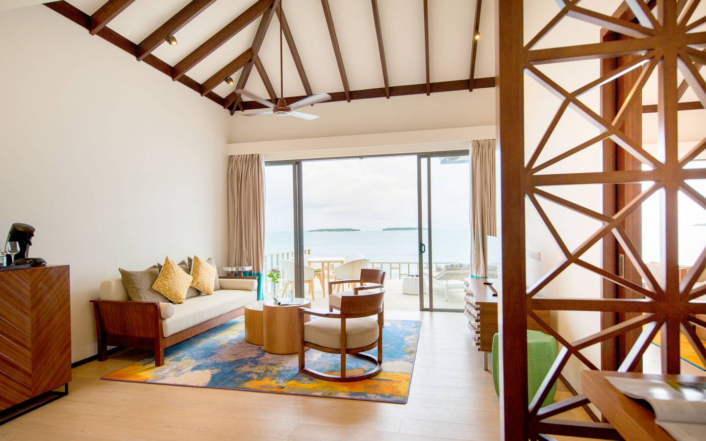 Robinson_Noonu_One_Bed_Room_Water_Villa_Sum_1_4