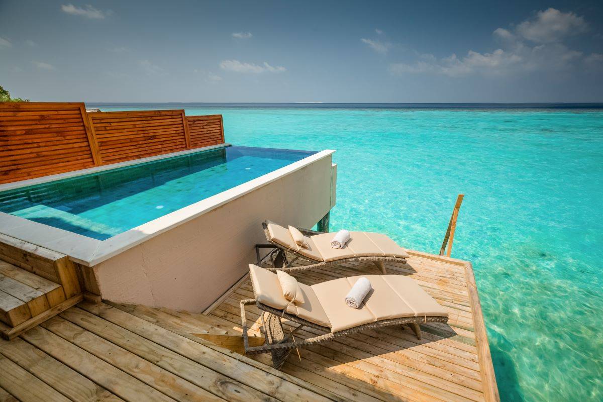 Kudafushi Resort & Spa, Malediven, Water Villa with Pool, Terrasse mit Pool