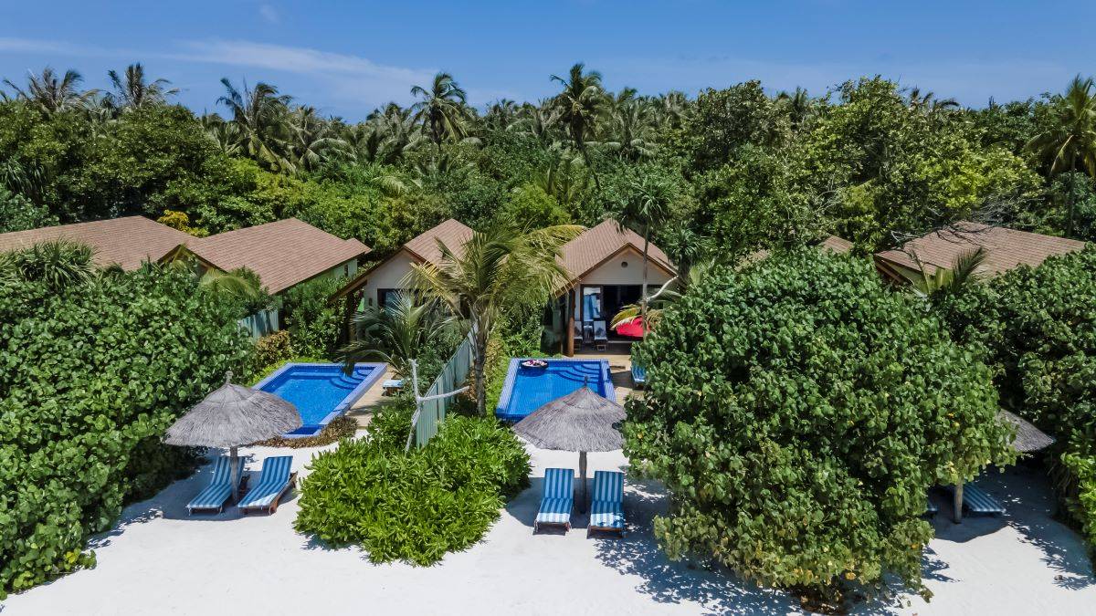 Reethi Faru Resort, Malediven, Deluxe Beach Pool Villa, Luftaufnahme von Unterkunft