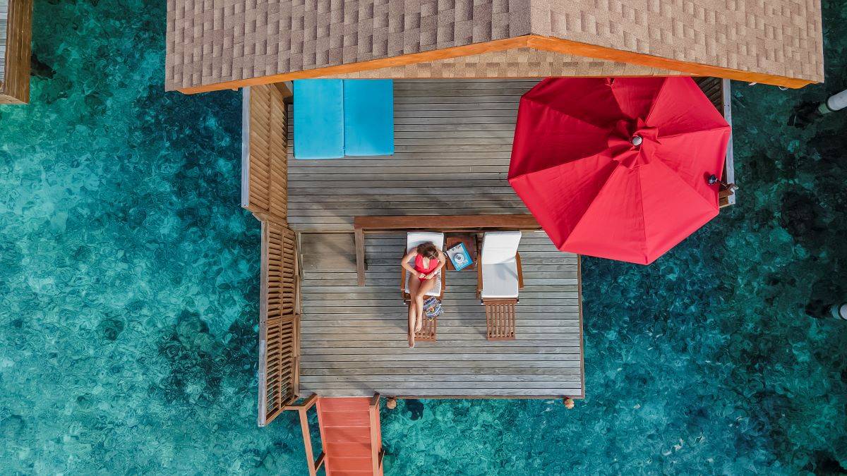 Reethi Faru Resort, Malediven, Water Villa,  Luftaufnahme Terrasse