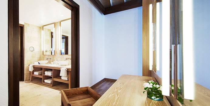 Ankleide, Maalifushi Water Villa, COMO Maalifushi