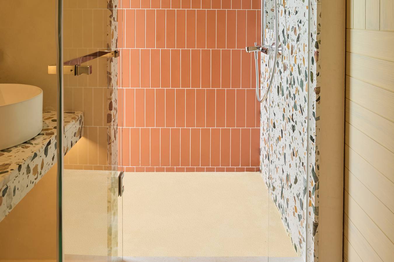 Centara_Mirage_Overwater_Villa_with_Jacuzzi_3