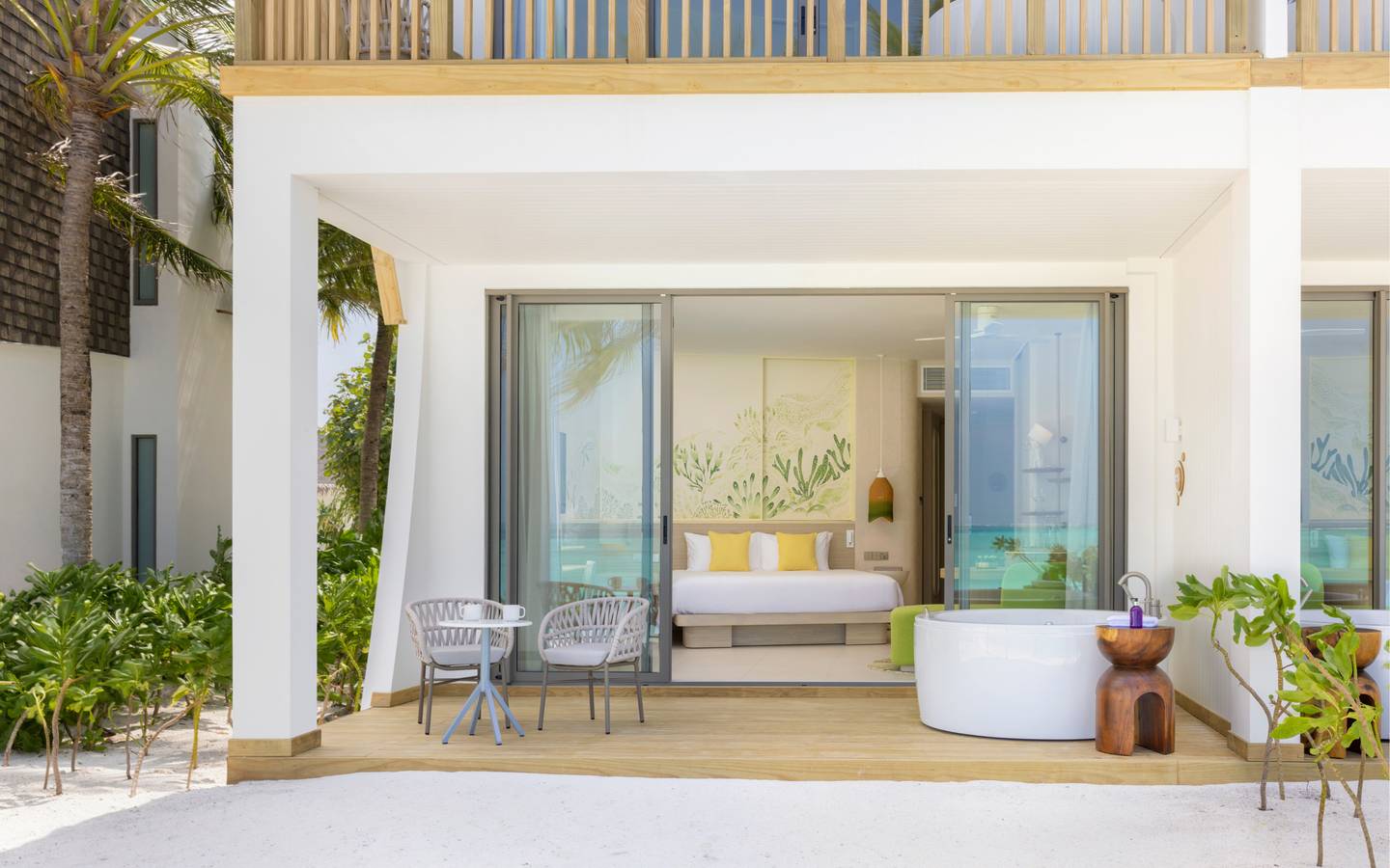 Centara_Mirage_Beachfront_Room_with_Jacuzzi_4