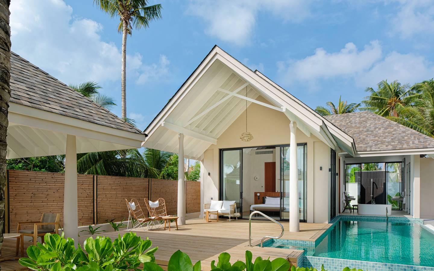 Ananea-Madivaru-Maldives-Deluxe-Beach-Pool-Villa-Außenansicht