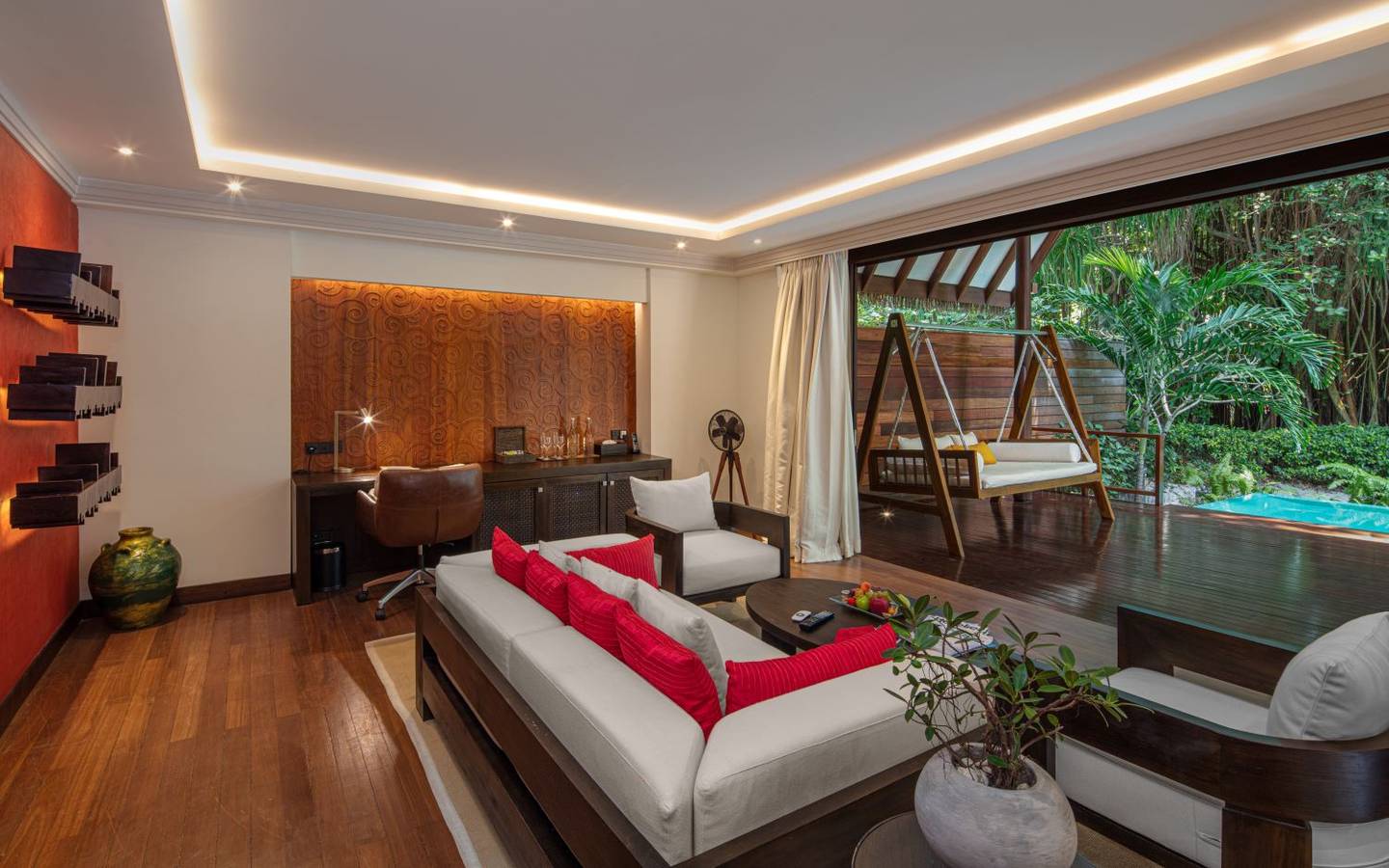 Duplex Honeymoon Suite