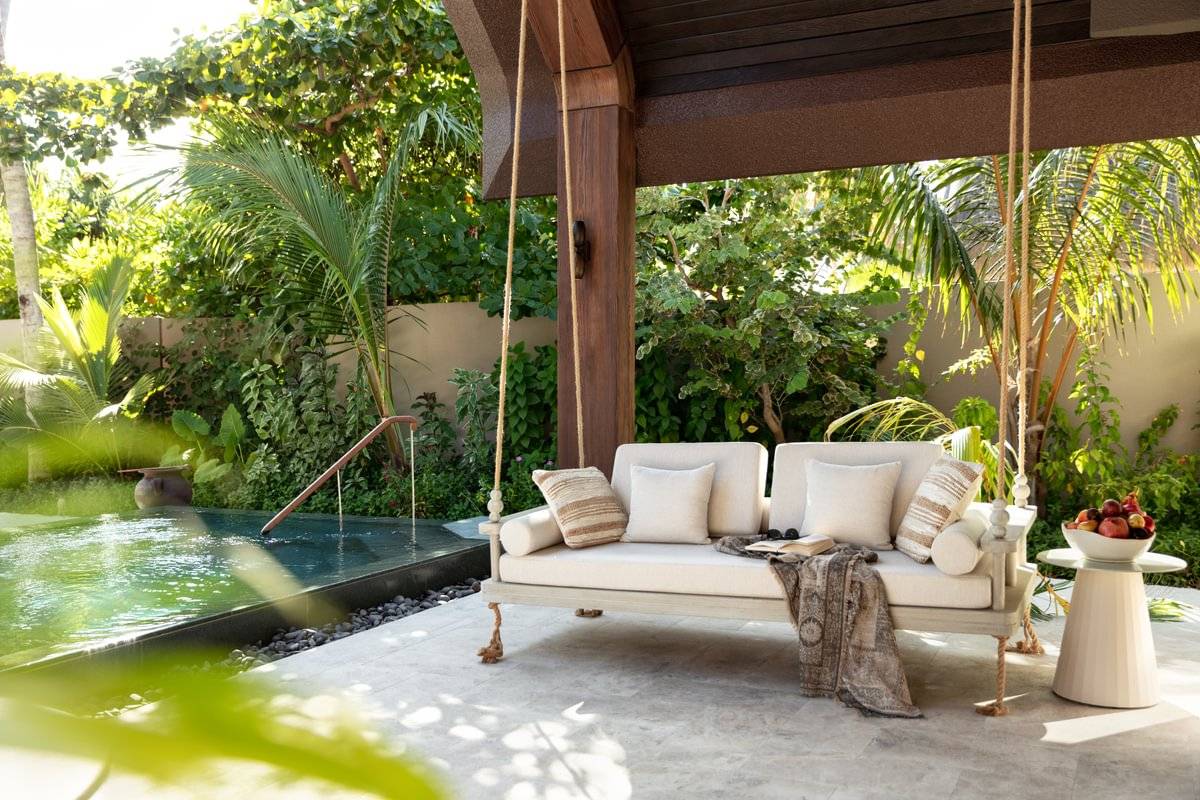 JOALI BEING | Beach Pool Villa | Garten Schaukel