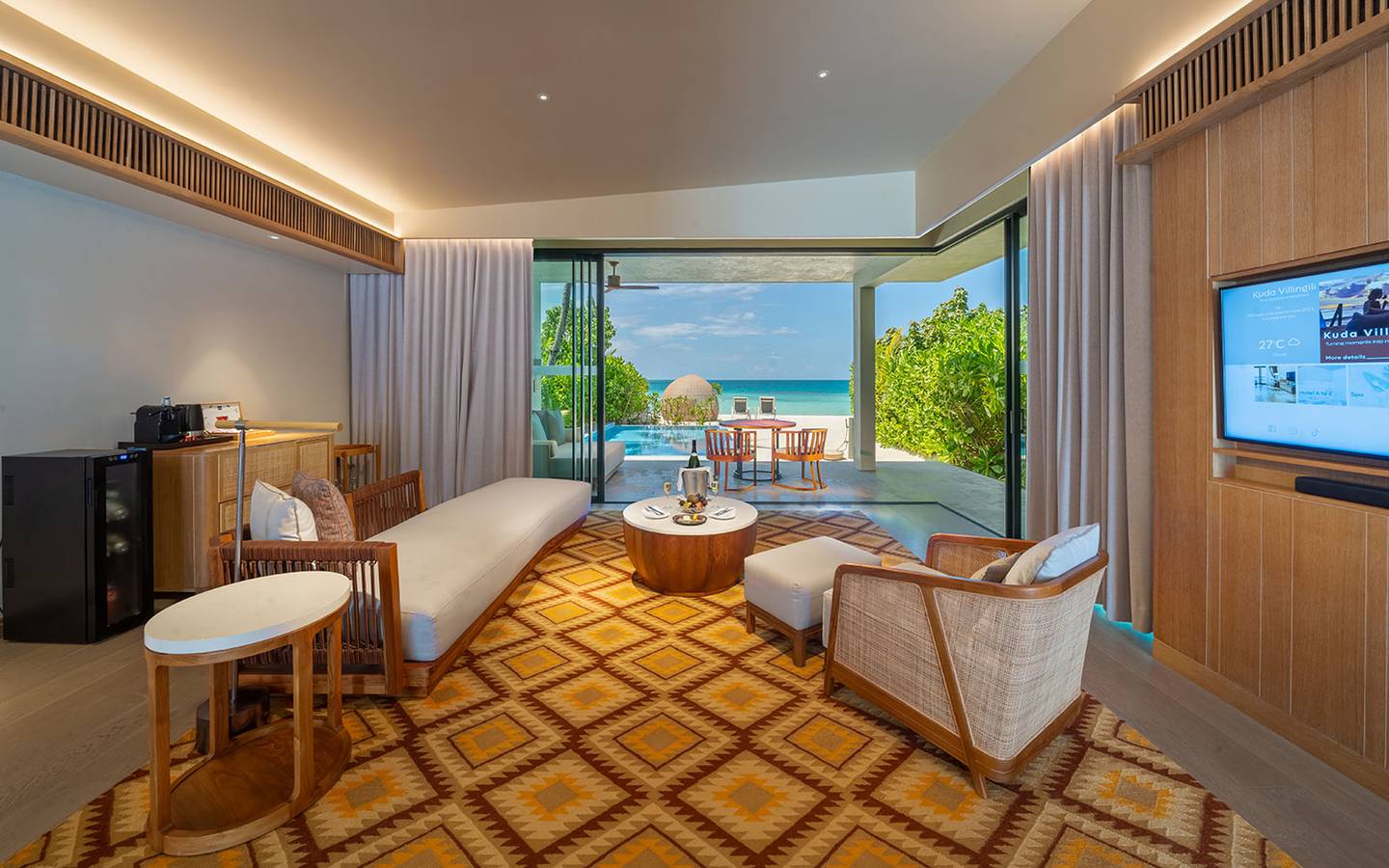 Kuda_Villingili_Sunset_Beach_Villa_with_Private_Pool_7