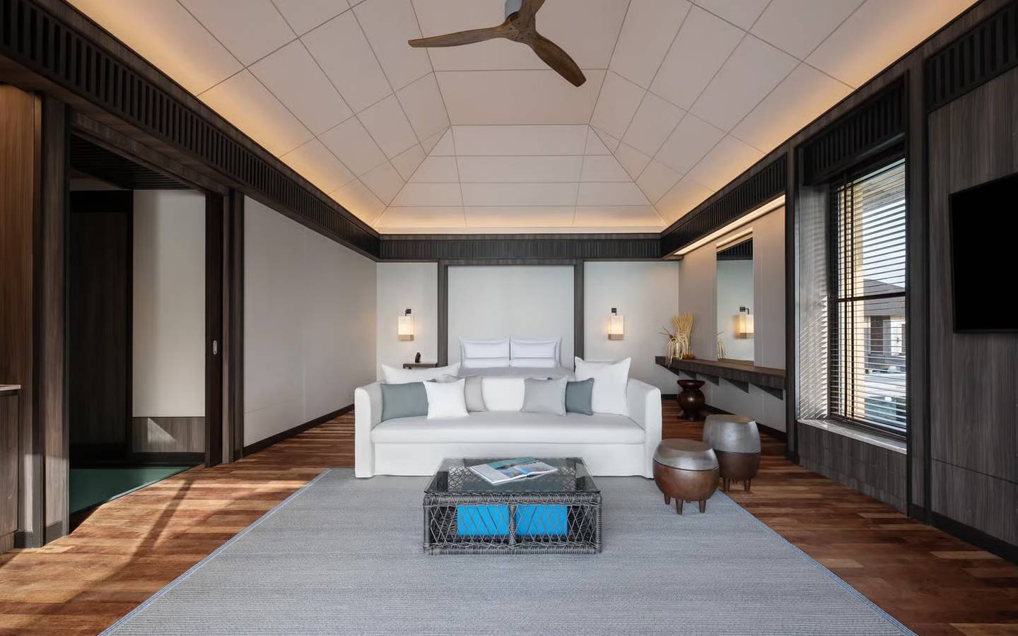 Madifushi_Private_Island_Maldives_Tranquil_Sunrise_Aqua_Pool_Villa_Living