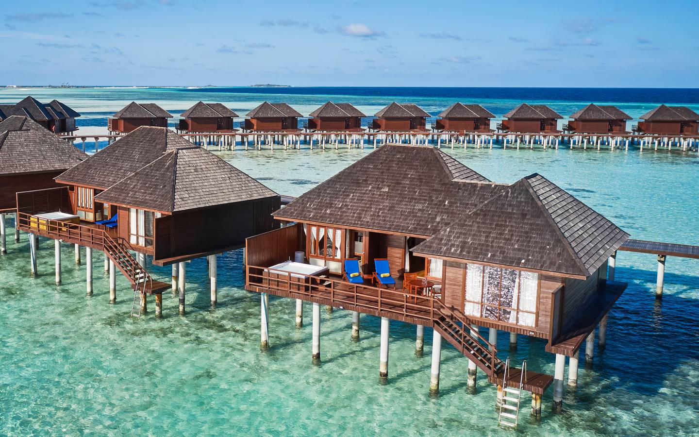 Sun_Siyam_Olhuveli_Main_Island_Prestige_Jacuzzi_Water_Villa_Aerial