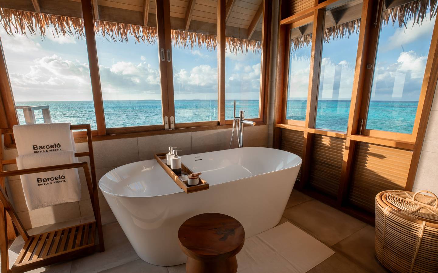 Barceló_Whale_Lagoon_Maldives_Sunset_Water_Villa_11